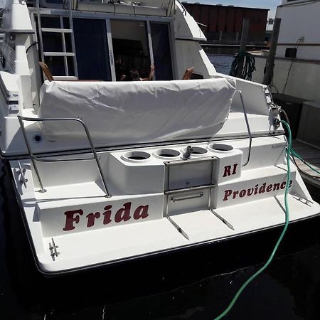 Yacht Stay Providence Marina 外观 照片