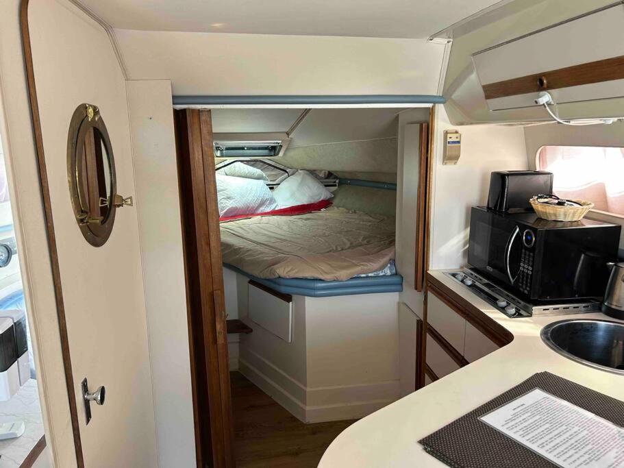 Yacht Stay Providence Marina 外观 照片