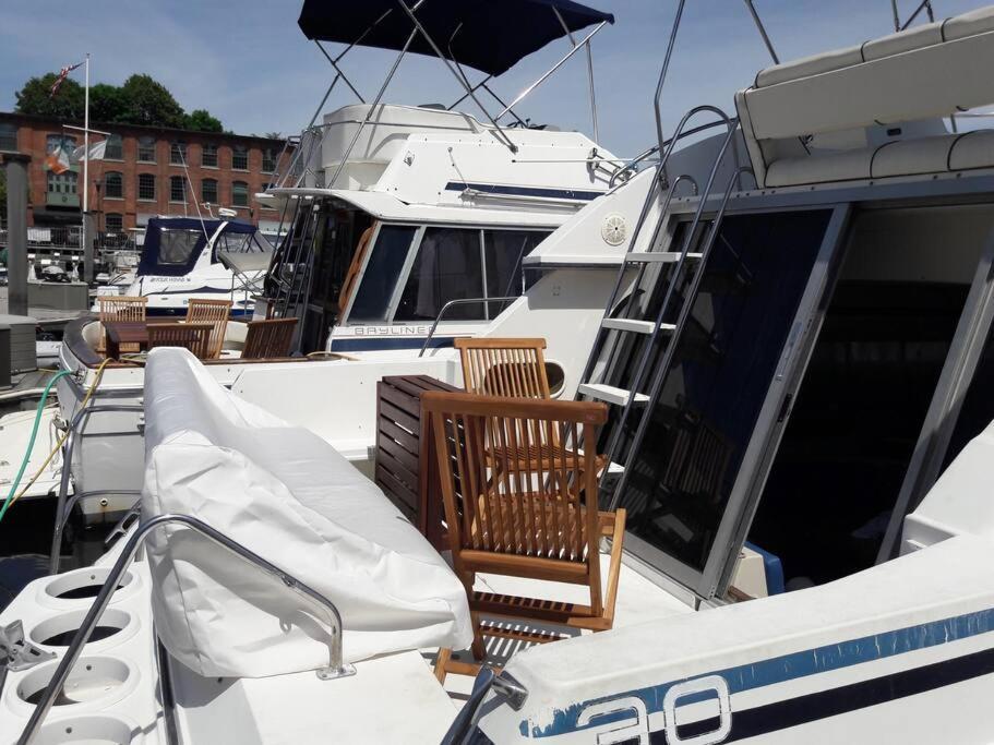 Yacht Stay Providence Marina 外观 照片